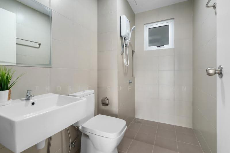 Service Residence for Rent at Sofiya Residensi - Thoriq Suparman - Master Bathroom - PropertyGuru.com.my