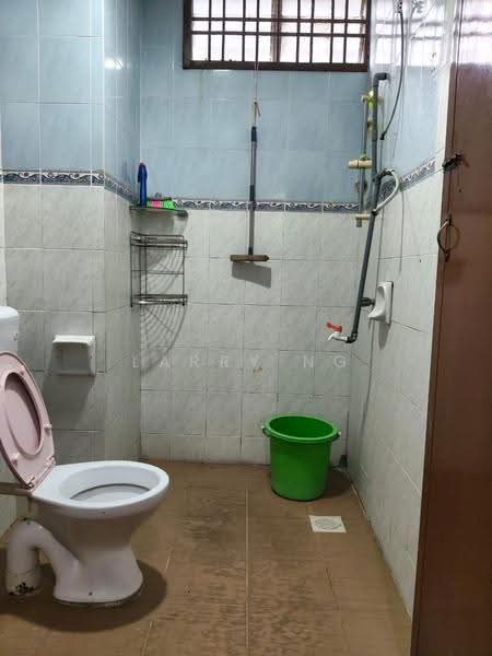 Pangsapuri untuk Disewa di Idaman Senibong - Larry Ng - Bathroom - PropertyGuru.com.my