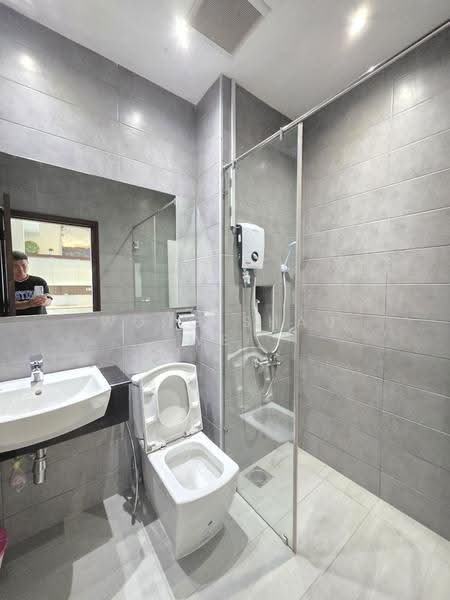 Kediaman Servis untuk Disewa di Paragon Suites @ CIQ - Wong Shau Wei - Bathroom - PropertyGuru.com.my