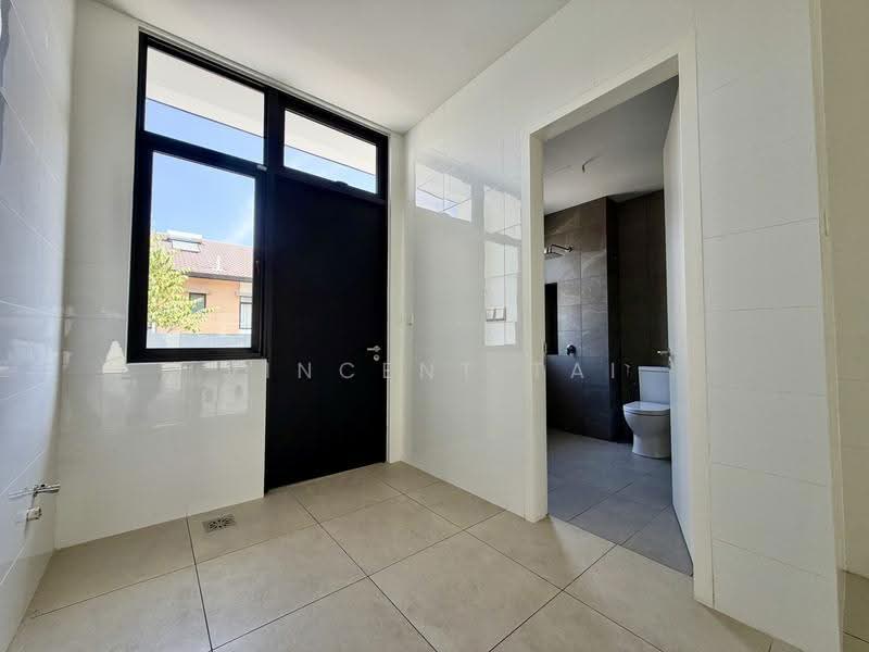 2-storey Terraced House for Sale in 16 Sierra (Puchong) - Vincent Tai - Bathroom - PropertyGuru.com.my