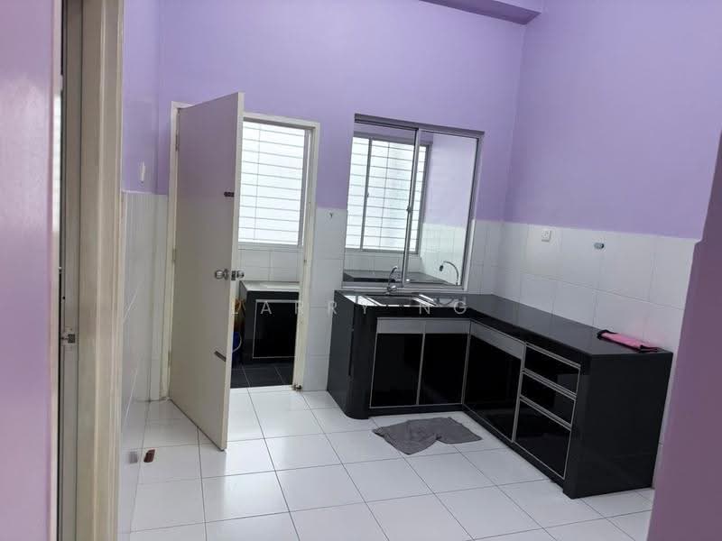 2-storey Terraced House for Rent in Taman Kempas Indah (Tebrau) - Larry Ng - Kitchen - PropertyGuru.com.my