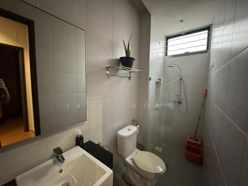 Rumah Berkembar untuk Dijual di Senibong (Permas Jaya) - Jayne Wong - Bathroom - PropertyGuru.com.my