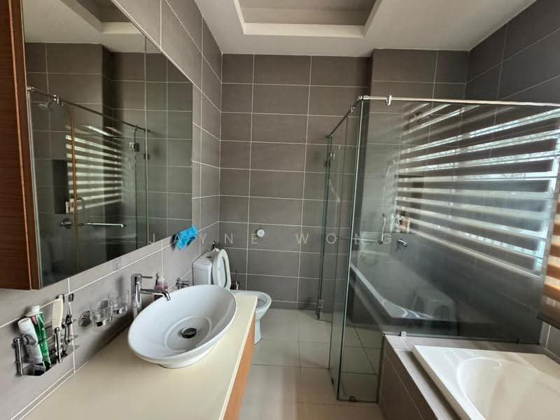 Rumah Berkembar untuk Dijual di Senibong (Permas Jaya) - Jayne Wong - Bathroom - PropertyGuru.com.my