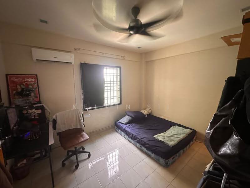 Rumah Flat untuk Dijual di Taman Tampoi Indah - kelvin Sii - Bedroom - PropertyGuru.com.my