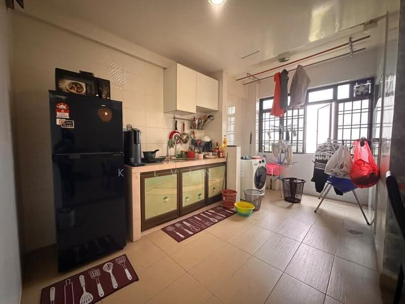 Rumah Flat untuk Dijual di Taman Tampoi Indah - kelvin Sii - Kitchen - PropertyGuru.com.my