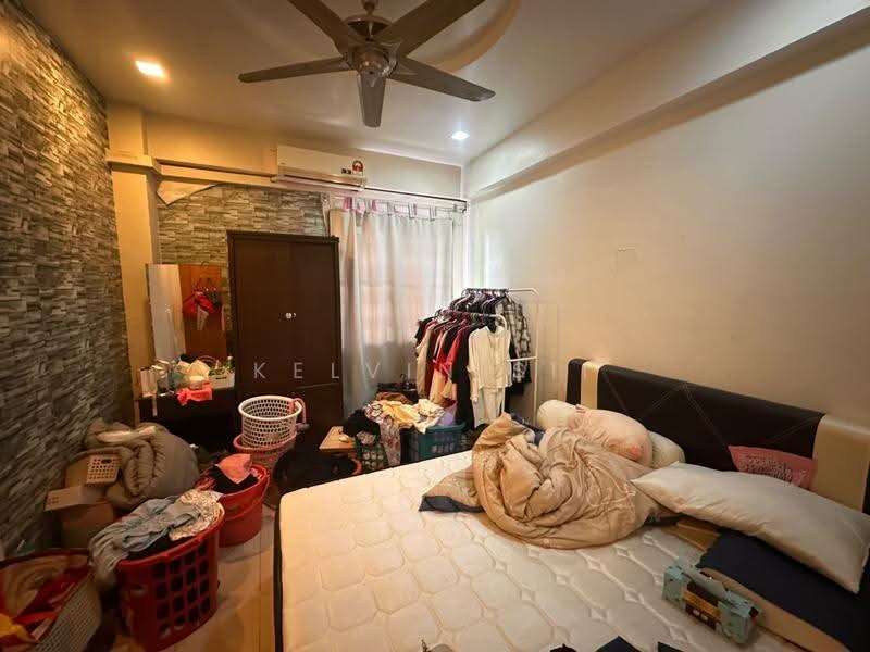 Rumah Flat untuk Dijual di Taman Tampoi Indah - kelvin Sii - Bedroom - PropertyGuru.com.my