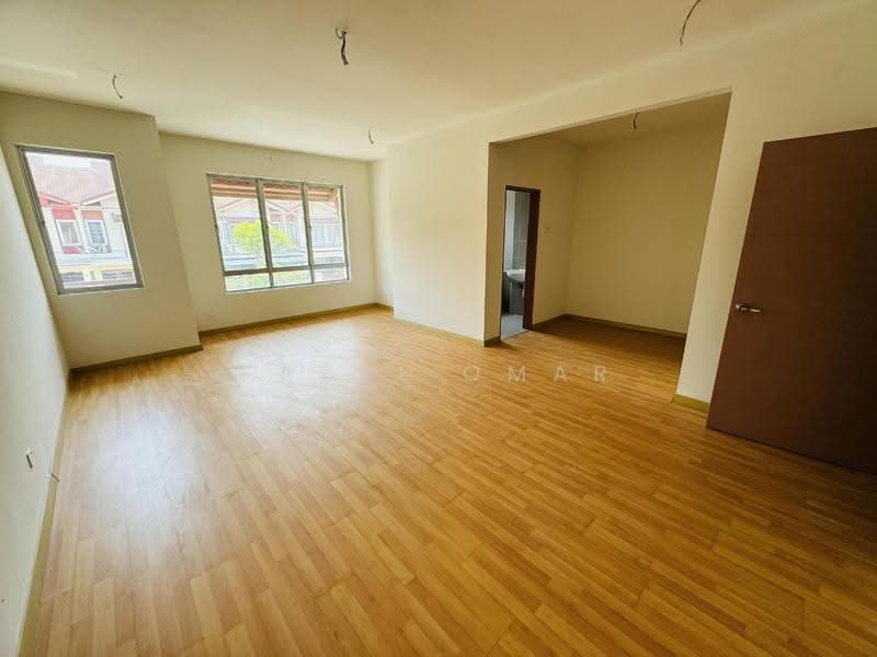 2-storey Terraced House for Sale in Denai Alam (Shah Alam) - Fazri Omar - Living Room - PropertyGuru.com.my