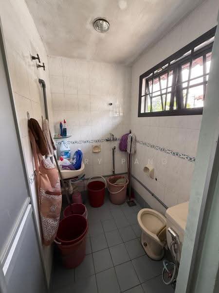 Rumah Banglo untuk Dijual di Bandar Putra Kulai (Kulai) - Henry Pang - Bathroom - PropertyGuru.com.my
