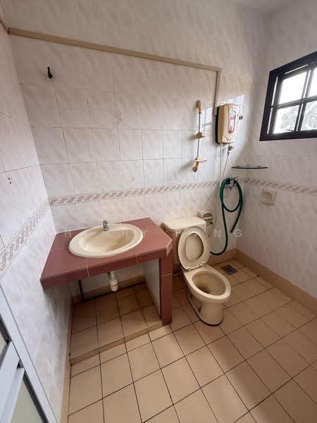 Rumah Banglo untuk Dijual di Bandar Putra Kulai (Kulai) - Henry Pang - Bathroom - PropertyGuru.com.my