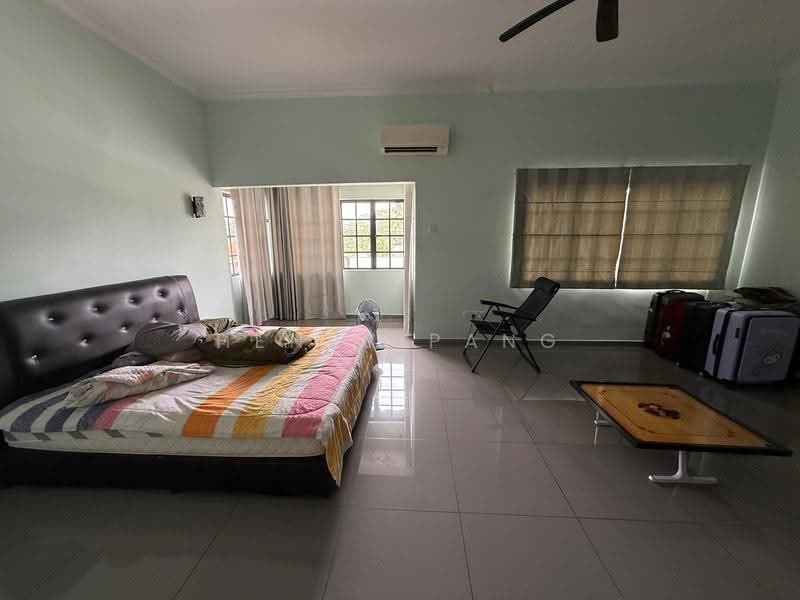 Rumah Banglo untuk Dijual di Bandar Putra Kulai (Kulai) - Henry Pang - Bedroom - PropertyGuru.com.my