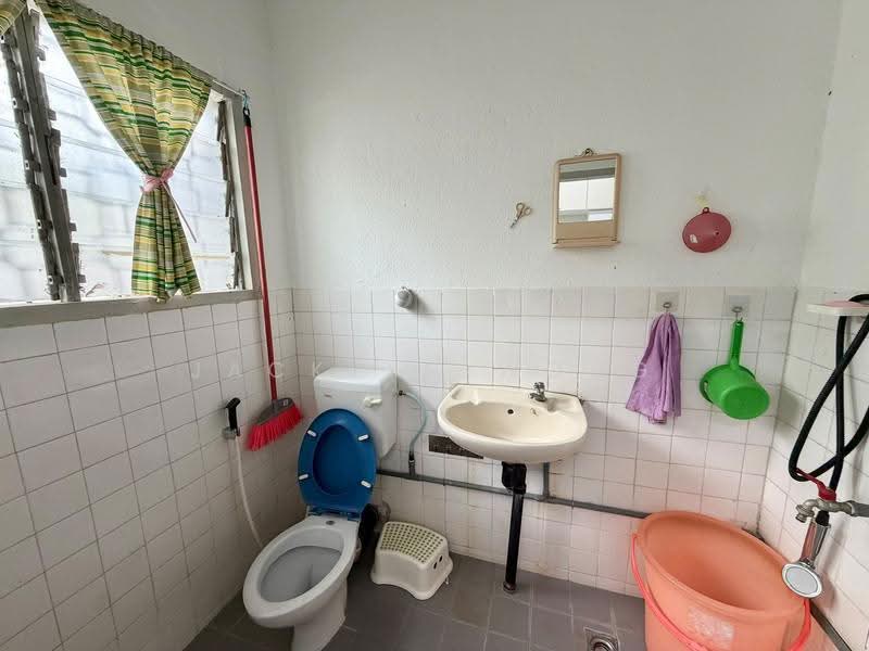 Rumah Teres 2-Tingkat untuk Dijual di Likas (Kota Kinabalu) - Jacklyn Wong - Bathroom - PropertyGuru.com.my