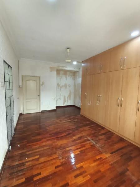 Rumah Teres untuk Dijual di Bukit Rahman Putra (Sungai Buloh) - Amir Fauzi - Bedroom - PropertyGuru.com.my