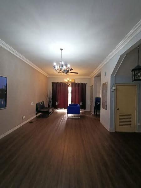 Rumah Teres untuk Dijual di Bukit Rahman Putra (Sungai Buloh) - Amir Fauzi - Living Room - PropertyGuru.com.my