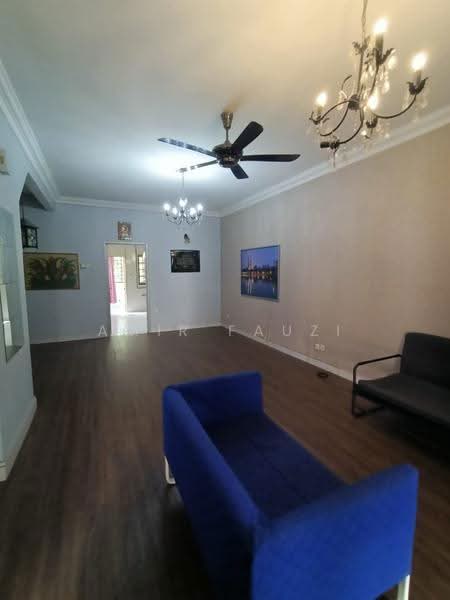 Rumah Teres untuk Dijual di Bukit Rahman Putra (Sungai Buloh) - Amir Fauzi - Living Room - PropertyGuru.com.my