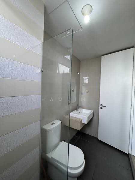 Service Residence for Sale at United Point (Residensi Berpadu) - ChaoLim . - Bathroom - PropertyGuru.com.my