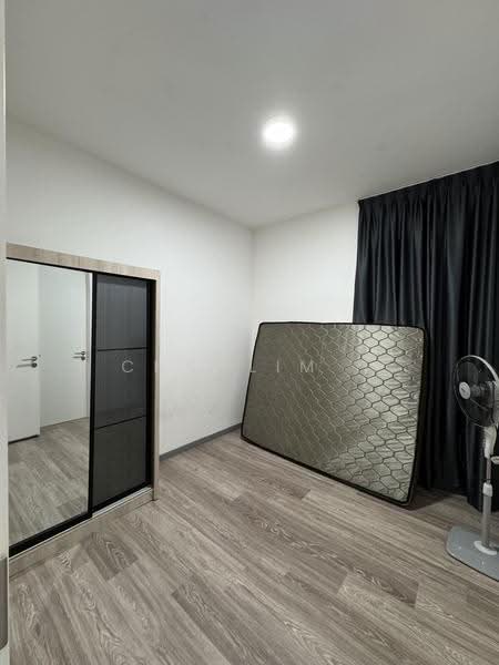 Service Residence for Sale at United Point (Residensi Berpadu) - ChaoLim . - Bedroom - PropertyGuru.com.my