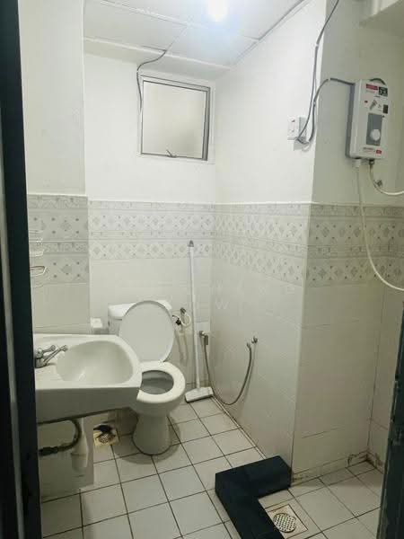 Condominium for Sale at Kelana Puteri - Lim Cheng Tow - Bathroom - PropertyGuru.com.my