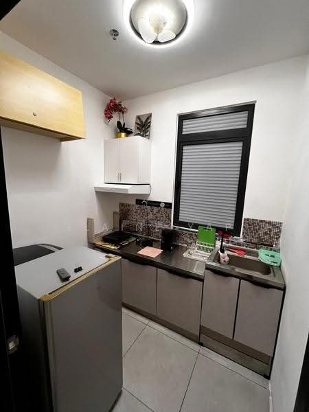 Kediaman Servis untuk Dijual di Neu Suites - Elaine Yap - Kitchen - PropertyGuru.com.my