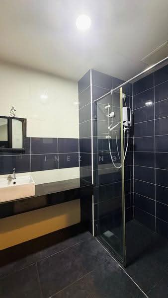 Service Residence for Sale at D'Inspire Residence (Inspira Bestari) - Inez Ng - Bathroom - PropertyGuru.com.my