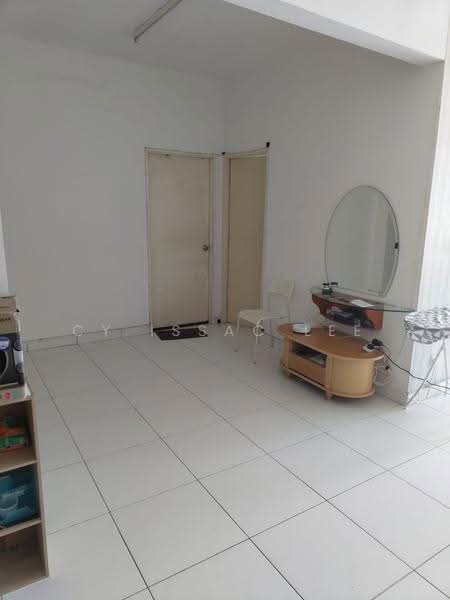 Kondominium untuk Dijual di Elit Heights @ Bayan City - Cy Issac Lee - Living Room - PropertyGuru.com.my