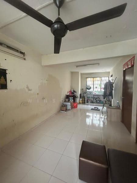 Flat for Sale at Flat Taman Ungku Tun Aminah - Winson Tan - Living Room - PropertyGuru.com.my