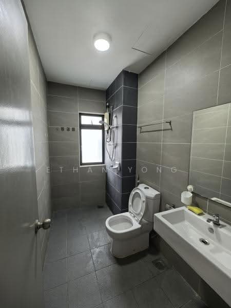 Kediaman Servis untuk Disewa di HYVE - Ethan Yong - Bathroom - PropertyGuru.com.my