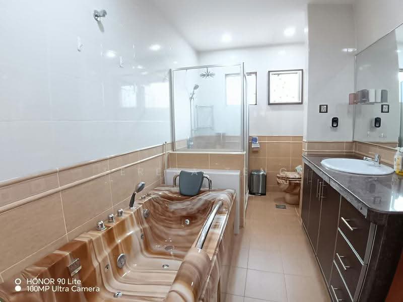 2.5-storey Terraced House for Rent in Bandar Bukit Tinggi (Klang) - Teresa Teng - Bathroom - PropertyGuru.com.my