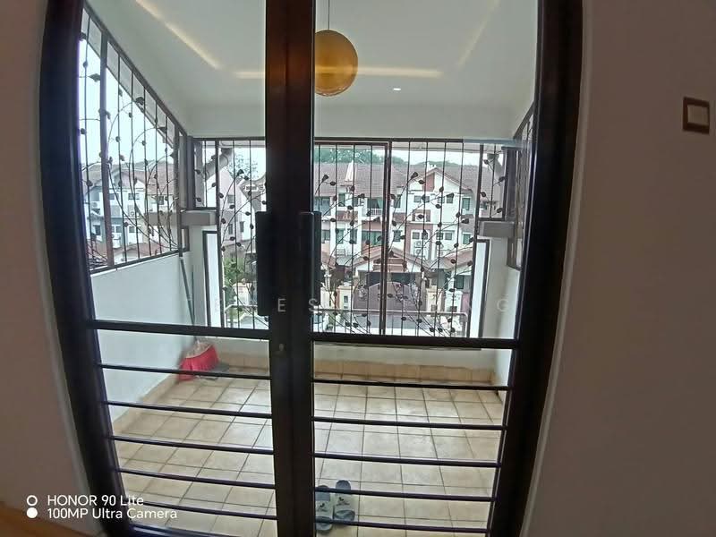 2.5-storey Terraced House for Rent in Bandar Bukit Tinggi (Klang) - Teresa Teng - Balcony - PropertyGuru.com.my