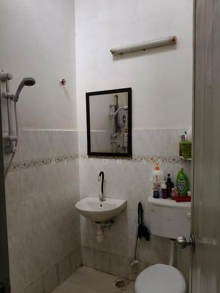 2-storey Terraced House for Rent in Bukit Indah (Iskandar Puteri (Nusajaya)) - Alston Aw - Bathroom - PropertyGuru.com.my