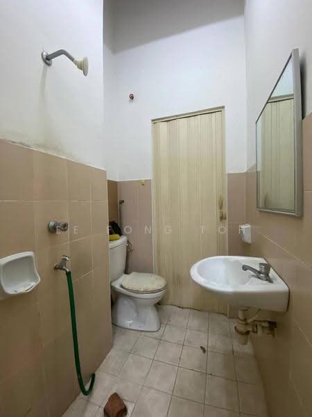 1-storey Terraced House for Sale in Mutiara Rini (Skudai) - Ee Fong Toh - Bathroom - PropertyGuru.com.my