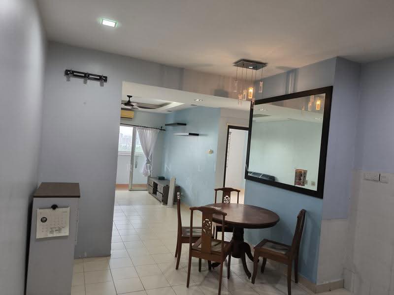 Pangsapuri untuk Disewa di Serdang Villa Apartment - Ron Liew - Living Room - PropertyGuru.com.my