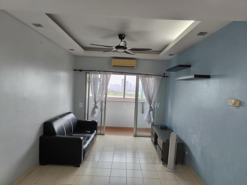 Pangsapuri untuk Disewa di Serdang Villa Apartment - Ron Liew - Living Room - PropertyGuru.com.my