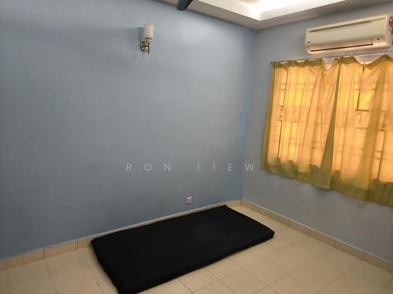 Pangsapuri untuk Disewa di Serdang Villa Apartment - Ron Liew - Bedroom - PropertyGuru.com.my
