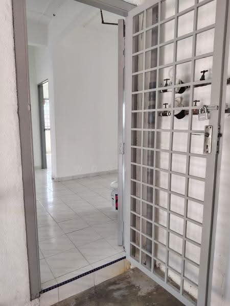Apartment for Sale at Pangsapuri Mawar - Woon . - Entrance - PropertyGuru.com.my