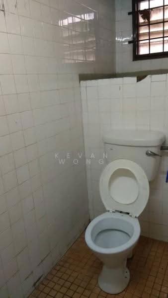 Shop for Rent in Taman Melawati (Ulu Kelang) - Kevan Wong - Bathroom - PropertyGuru.com.my
