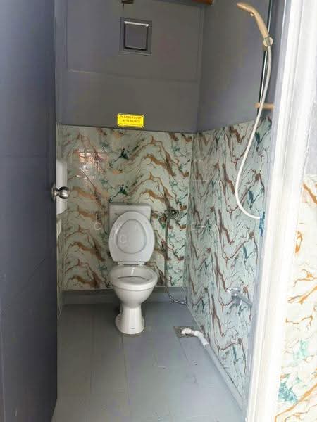 Pejabat untuk Disewa di Tanjung Tokong (Penang) - Charles Chaw - Bathroom - PropertyGuru.com.my