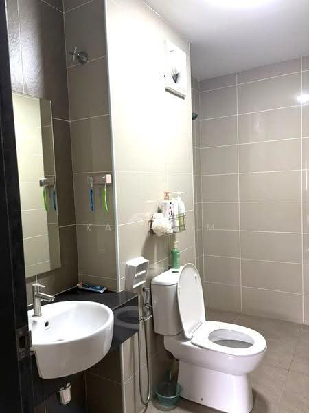 2-storey Terraced House for Sale in Taman Glenmarie (Johor Bahru) - Karl Lim - Bathroom - PropertyGuru.com.my