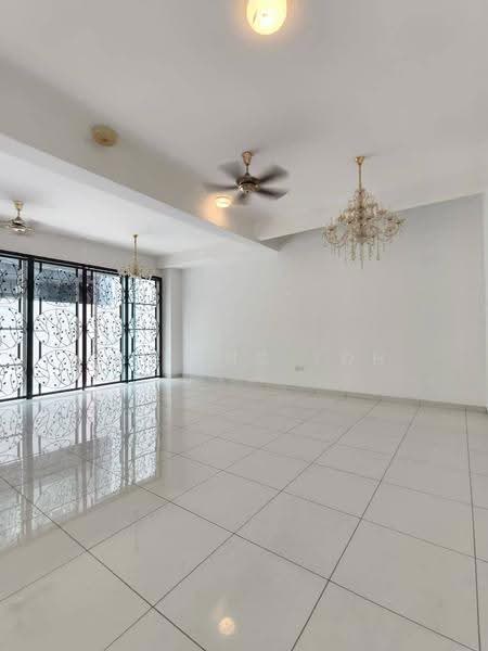 Rumah Kluster untuk Dijual di Austin Heights (Tebrau) - Ee Fong Toh - Living Room - PropertyGuru.com.my