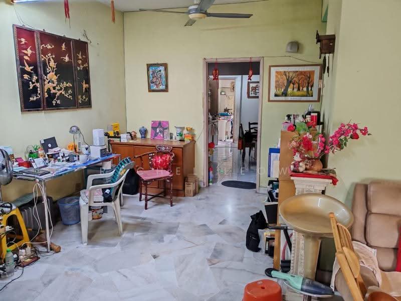 Rumah Teres 2-Tingkat untuk Dijual di Taman Sea (Petaling Jaya) - Rachel Leow - Living Room - PropertyGuru.com.my