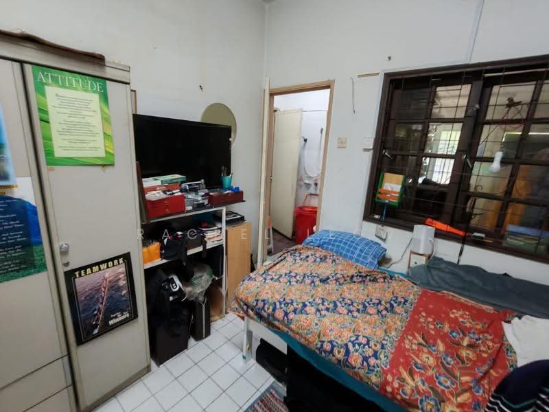 Rumah Teres 2-Tingkat untuk Dijual di Taman Sea (Petaling Jaya) - Rachel Leow - Bedroom - PropertyGuru.com.my
