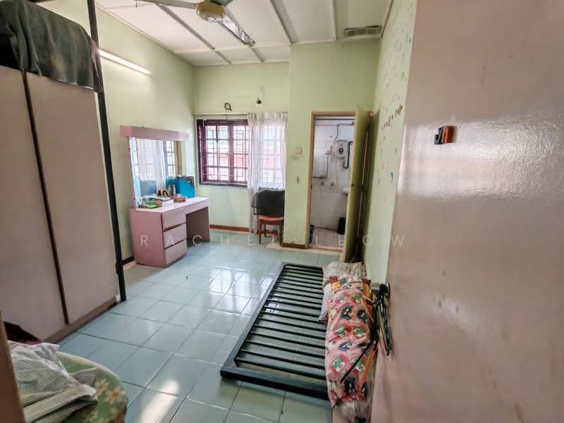 Rumah Teres 2-Tingkat untuk Dijual di Taman Sea (Petaling Jaya) - Rachel Leow - Bedroom - PropertyGuru.com.my