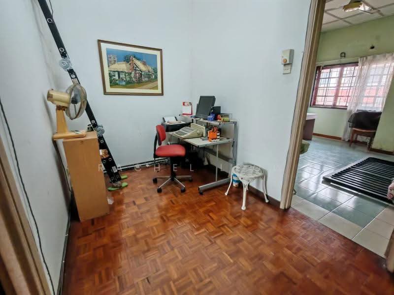 Rumah Teres 2-Tingkat untuk Dijual di Taman Sea (Petaling Jaya) - Rachel Leow - Study - PropertyGuru.com.my