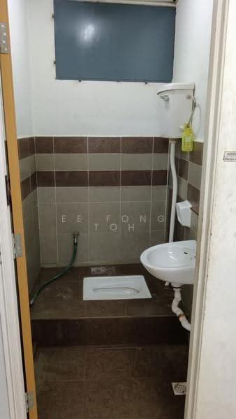Kedai untuk Dijual di Pasir Gudang (Johor) - Ee Fong Toh - Bathroom - PropertyGuru.com.my