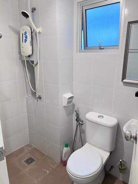 Kondominium untuk Disewa di D'Nuri Residence @ Desa Petaling - Hanson Lee - Bathroom - PropertyGuru.com.my