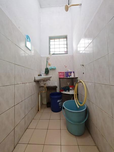 Rumah Teres 1-Tingkat untuk Dijual di Taman Seremban Jaya (Rantau) - Marcus Yeow - Bathroom - PropertyGuru.com.my