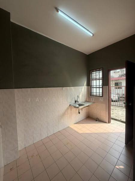 Rumah Teres 2-Tingkat untuk Dijual di Johor Bahru (Johor) - Jayden Fun - Kitchen - PropertyGuru.com.my