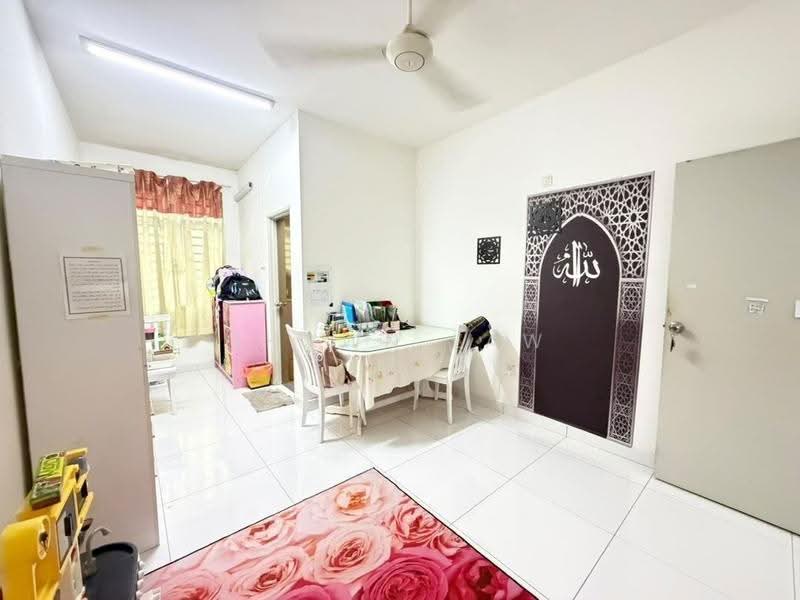 2-storey Terraced House for Sale in Taman Bestari Indah (Ulu Tiram) - Shawn Law - Dining Room - PropertyGuru.com.my