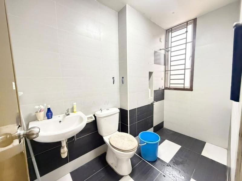 2-storey Terraced House for Sale in Taman Bestari Indah (Ulu Tiram) - Shawn Law - Bathroom - PropertyGuru.com.my