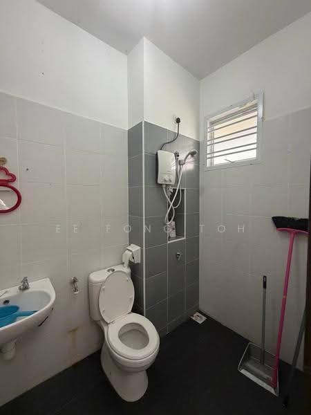 2-storey Terraced House for Sale in Taman Pulai Hijauan (Skudai) - Ee Fong Toh - Bathroom - PropertyGuru.com.my