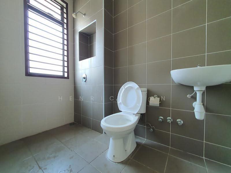2-storey Terraced House for Sale in Bandar Rimbayu (Telok Panglima Garang) - Henrick Tan - Bathroom - PropertyGuru.com.my